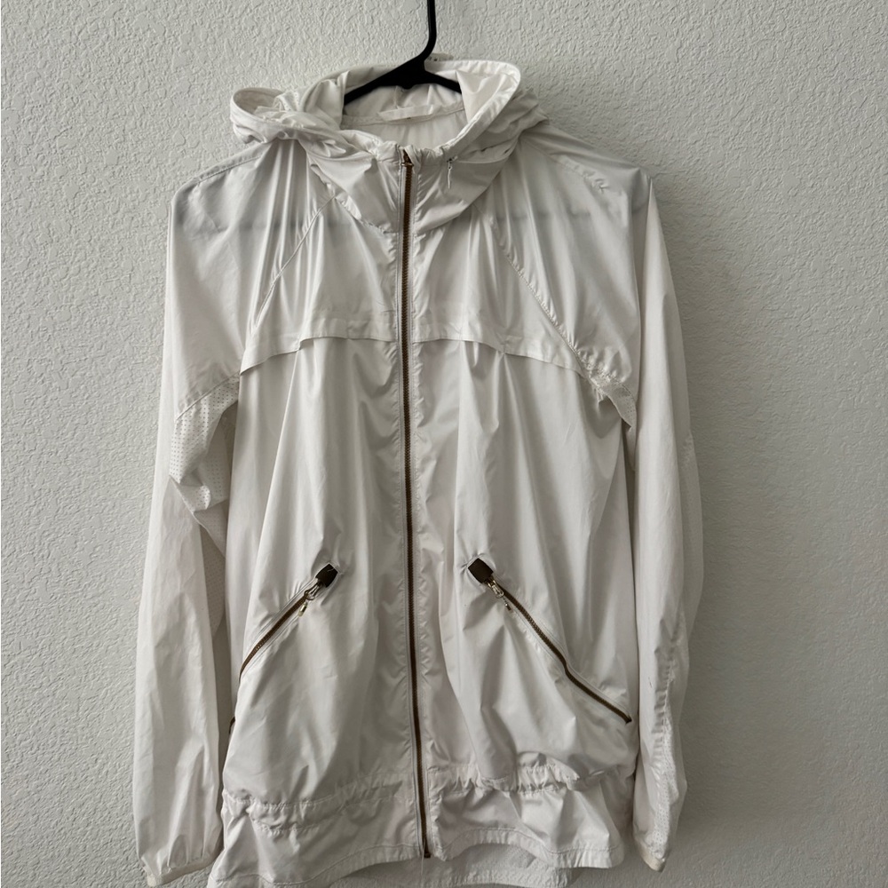 Lululemon packable rain repellent jacket, size 8